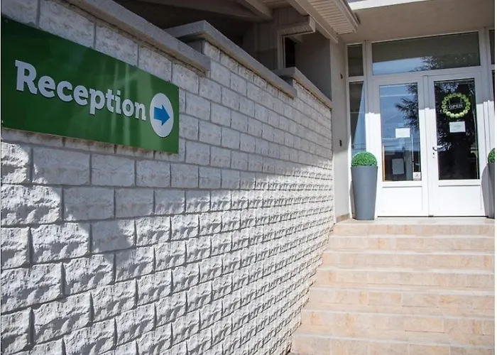 Tenisz Apartman